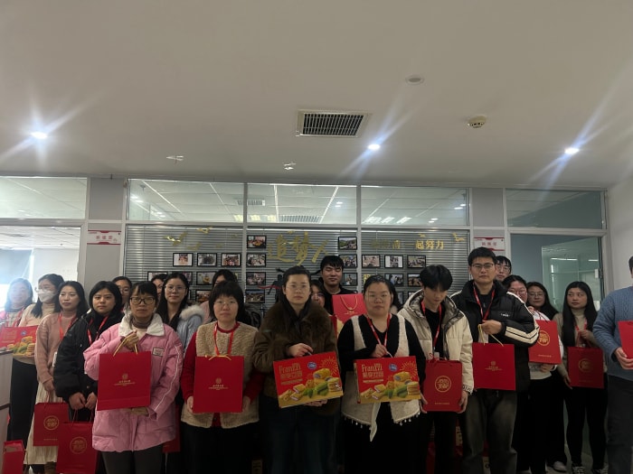 新春啟泰，馬踏祥云，智邦國際祝您春節快樂！