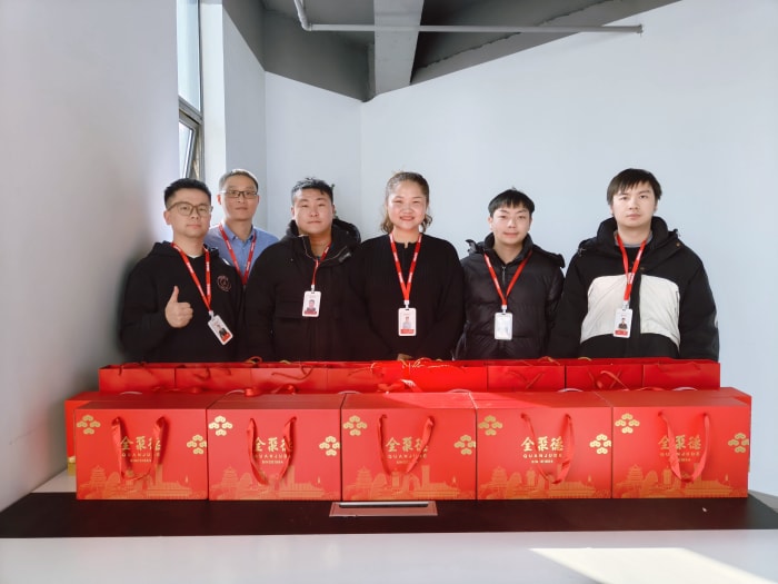 新春啟泰，馬踏祥云，智邦國際祝您春節快樂！