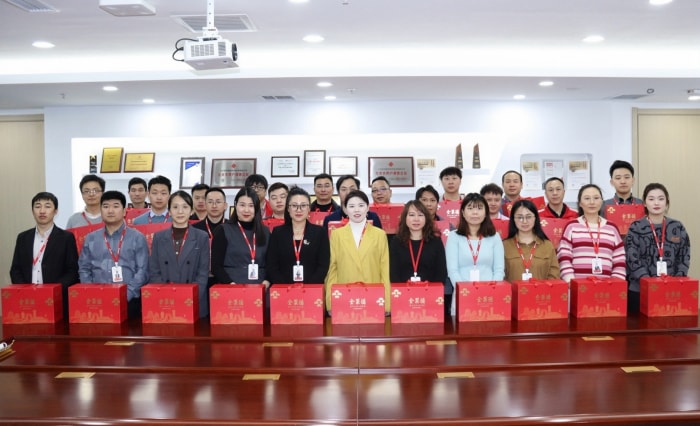 新春啟泰，馬踏祥云，智邦國際祝您春節快樂！